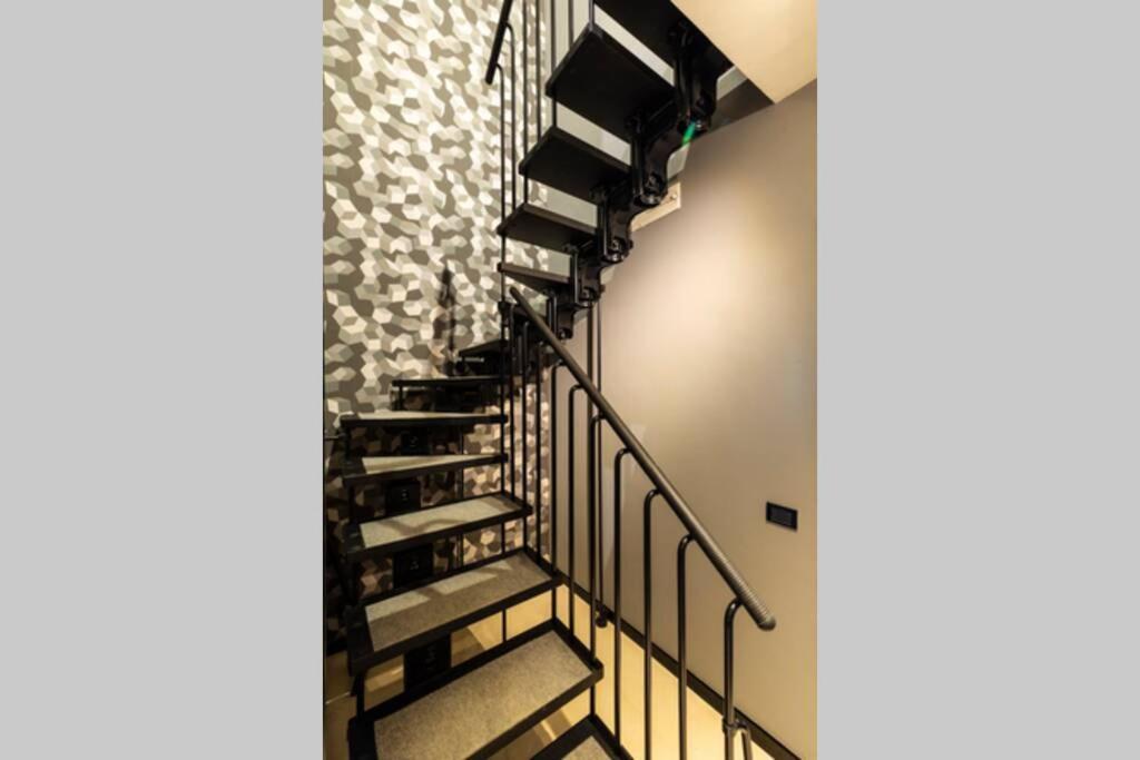 Laus App.2 - Art & Design Nel Cuore Di Bari - Via Dante Alighieri Экстерьер фото
